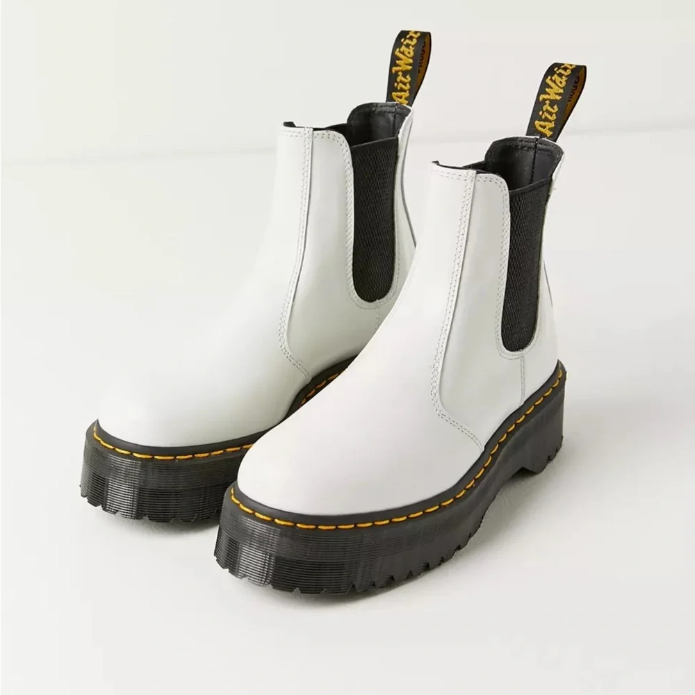 NWOT; Dr. Martens 2976 Quad Arcadia Leather Platform Chelsea Boot🔥
